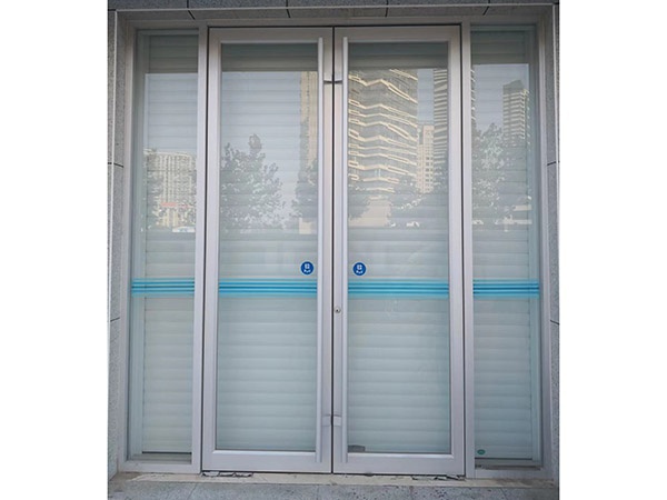 铝合金地弹簧门