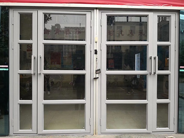 铝合金地弹簧门