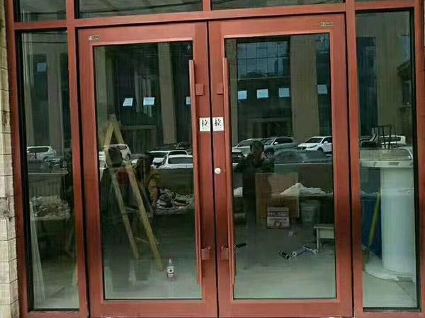 铝合金地弹簧门