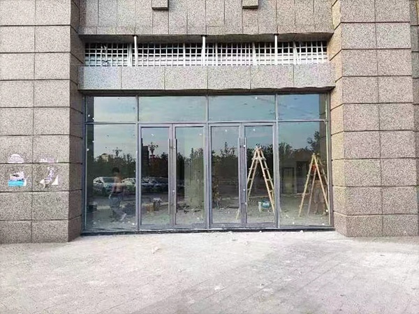 定制铝合金门